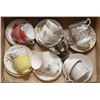 Image 1 : BOX WITH 13 CHINA CUPS AND SAUCERS