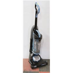 BLACK & DECKER AIR SWIVEL UPRIGHT VACUUM