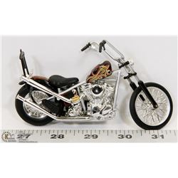 DIE CAST PLASTIC HARLEY BIKE 1:18 SCALE.
