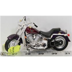 DIE CAST PLASTIC HARLEY BIKE 1:18 SCALE.