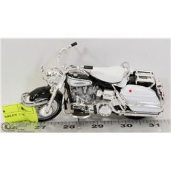 DIE CAST PLASTIC HARLEY 1:18 SCALE.