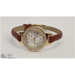 NEW JESSICA CARLYLE GOLD TONE/CRYSTAL WATCH