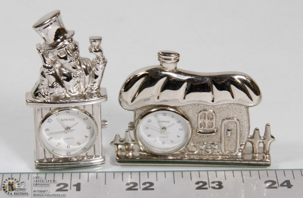 PAIR OF DESKTOP MINI CLOCKS - JESTER WITH HOBBIT