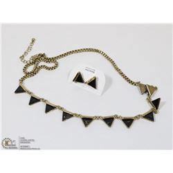 GOLDTONE BOX CHAIN NECKLACE & EARRING SET.