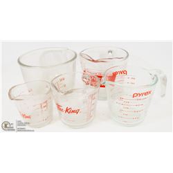 BOX OF VINTAGE MEASURING CUPS