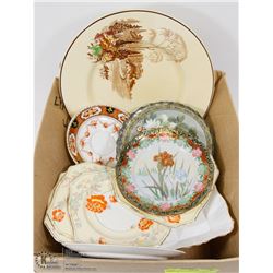 BOX OF VINTAGE AND ANTIQUE PLATES