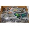 Image 1 : 12 PAIRS OF NEW DENVER HAYES SUNGLASSES