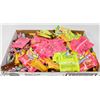 Image 1 : FLAT OF SNACK SIZE  ASSORTED CANDIES