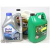 Image 1 : 3 JUGS OF MOTOR OIL: QUAKERSTATE 10W30, MOBILE