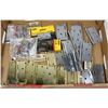 Image 1 : LARGE FLAT OF DOOR HINGES
