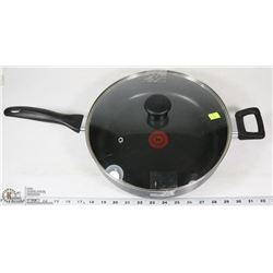 FRYING PAN WITH LID