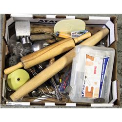 ASSORTED KITCHEN UTENSILS