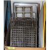 Image 1 : BOX OF ASSORTED RESTAURANT BAKING PANS & WIRE RACK