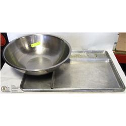 3 BAKING PANS & STAINL.STEEL BOWL