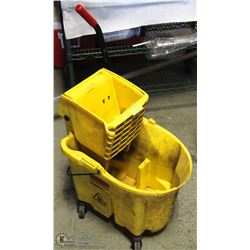 RUBBERMAID MOP BUCKET W/ WRINGER