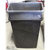 Image 1 : 2 WASTE-BASKETS