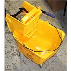 NEW MOP BUCKET & WRINGER