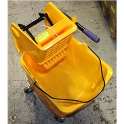 NEW MOP BUCKET & WRINGER