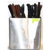 Image 1 : KNIFE RACK WITH 15 KNIVES AND SHARPENER.