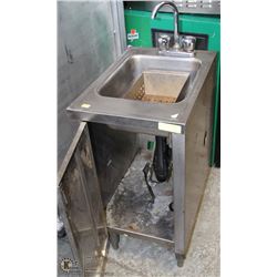 SINGLE STAINLESS STEEL SINK WITH UNDER STORAGE