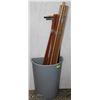 Image 1 : LOT OF 19 BROOMS AND 1 SQUEEGEE