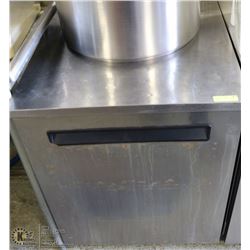 DELFIELD 27" UNDERCOUNTER COOLER