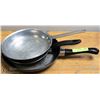 Image 1 : 3 SMALL ASSORTED FRYING PANS