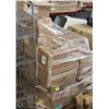 Image 1 : PALLET OF COFFE FILTERS AND SANDWICH CONTAINERS