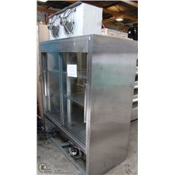 FOSTER 2 DOOR DOUBLE SIDED REACH IN COOLER