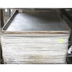 LOT OF 25 BAKING TRAYS ON CHOICE