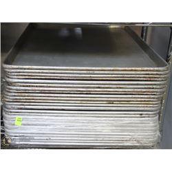 LOT OF 25 BAKING TRAYS ON CHOICE