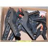 Image 1 : FLAT OF 8 ASSORTED BLACK PLASTIC UTILITY CLAMPS