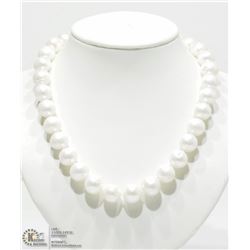 25) 14KT Y. GOLD CLASP FRESHWATER PEARL NECKLACE