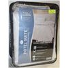Image 1 : HOTEL SUITE WHITE GOOSE FEATHER COMFORTER,QUEEN
