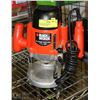 Image 1 : BLACK AND DECKER 1-3/4HP PLUNGE ROUTER
