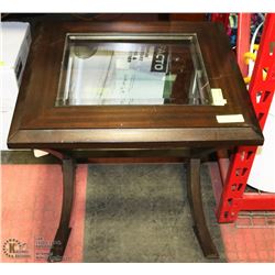 SHOWHOME WOOD AND GLASS END TABLE