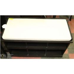 SHOWHOME HALL BENCH WITH SHOW STORAGE