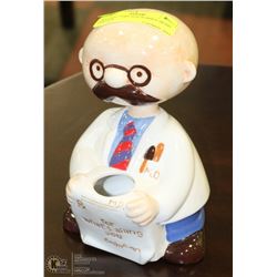 ORIGINAL VINTAGE BOBBLE HEAD DOCTOR.