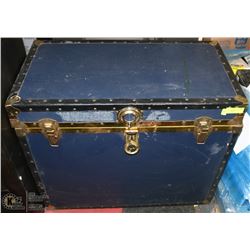 LARGE STEAMER TRUNK 32"X17"X26"H