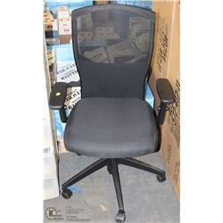 MESHBACK OFFICE CHAIR