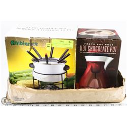 HOT CHOCOLATE POT AND 11 PC FONDUE SET