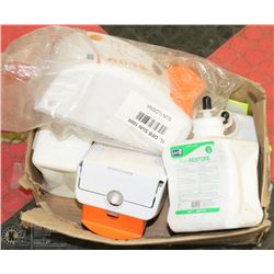 BOX WITH 2 DISPENSERS AND 2 BOTTLES OF PURE