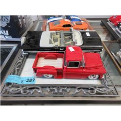 2 Scale Model Die-Cast Cars