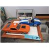 Image 1 : 2 Scale Model Die-Cast Cars - 1:24 Scale