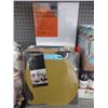 Image 1 : 3 Artists' Canvases & 9 Small Cork Boards