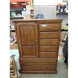 40" Wide 8 Drawer Dresser