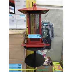 New Metal Bird Feeder w/ Double Squirrel Baffle