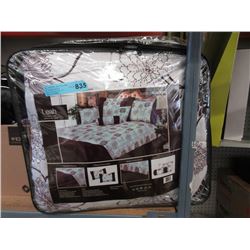New Queen Size 7 Piece Comforter Set