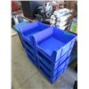 Image 1 : 8 Stacking Bins