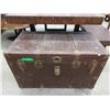 Image 1 : Vintage Shipping Trunk
